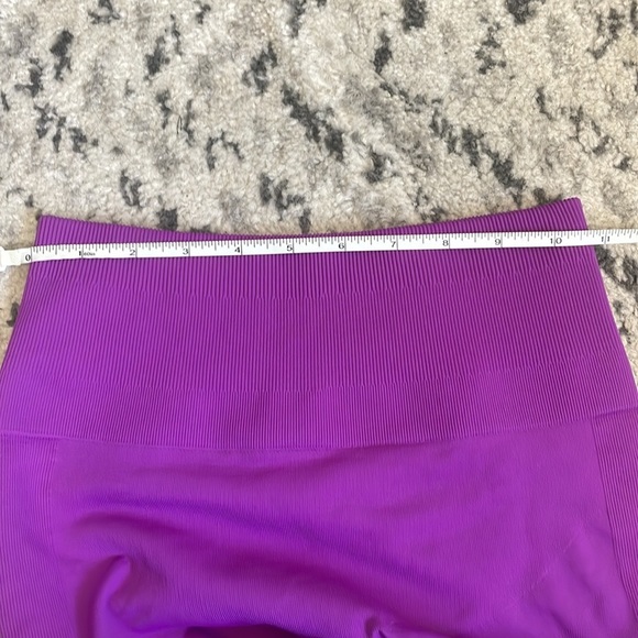 LULULEMON Zone In Crop Compression Leggings Tender Violet Size 4 - Picture 5 of 12